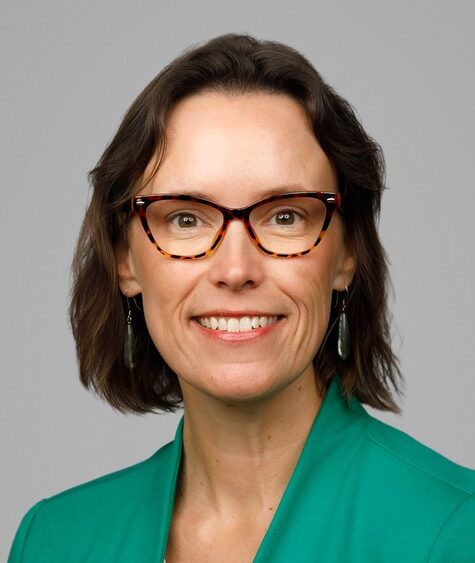 Headshot of Jennifer S. de la Cruz